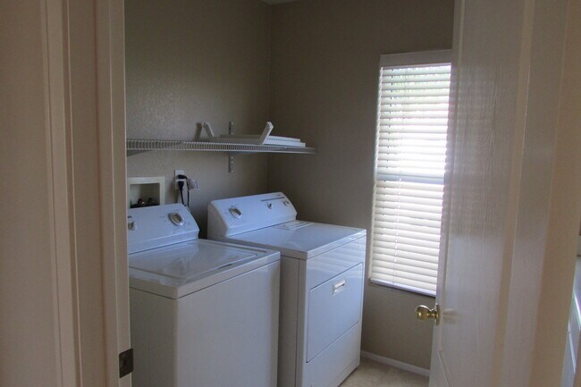 Building Photo - Coming Soon....Lovely 3 Bedroom in Carlsbad