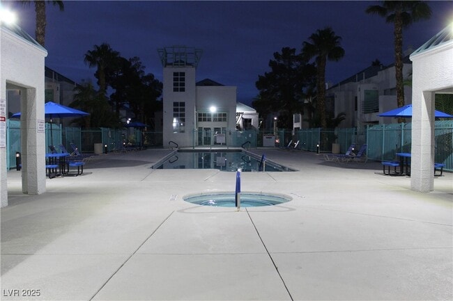 Building Photo - 7100 W Pirates Cove Rd