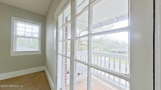 Building Photo - 2920 Dellwood Ave