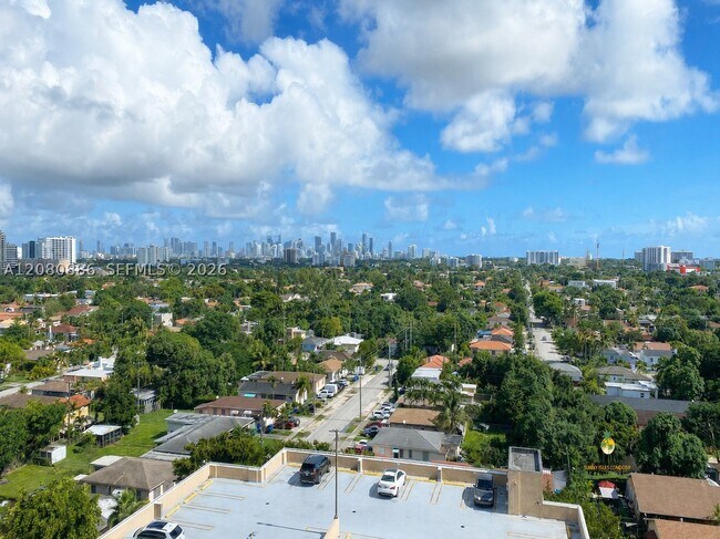 Building Photo - 2665 SW 37th Ave