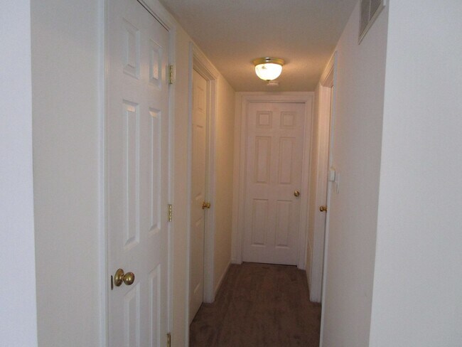 Building Photo - 5001-5003 Betty Jean Way