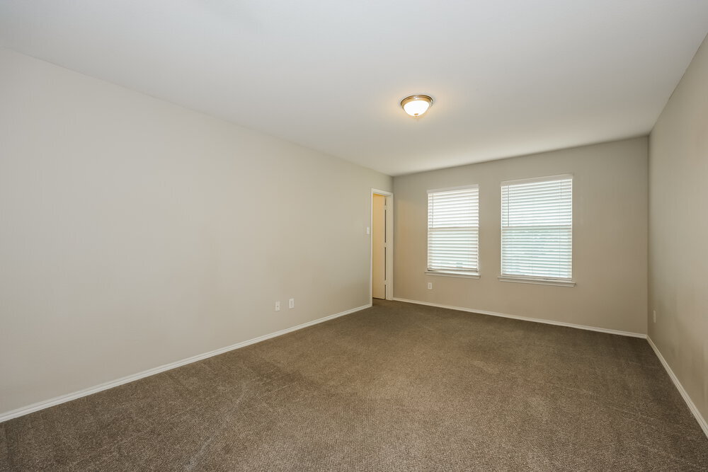 Building Photo - 1600 Chivalry Ln
