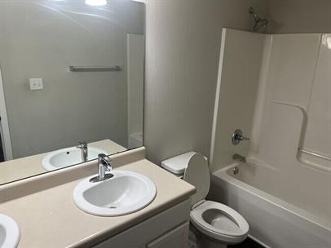 Building Photo - Spacious 3-Bedroom Home in Madison City Schools