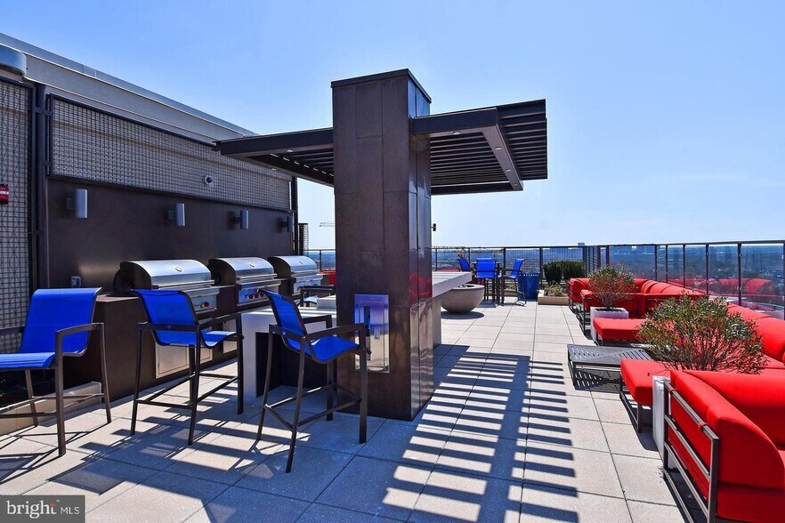 Building Photo - 851 N Glebe Rd