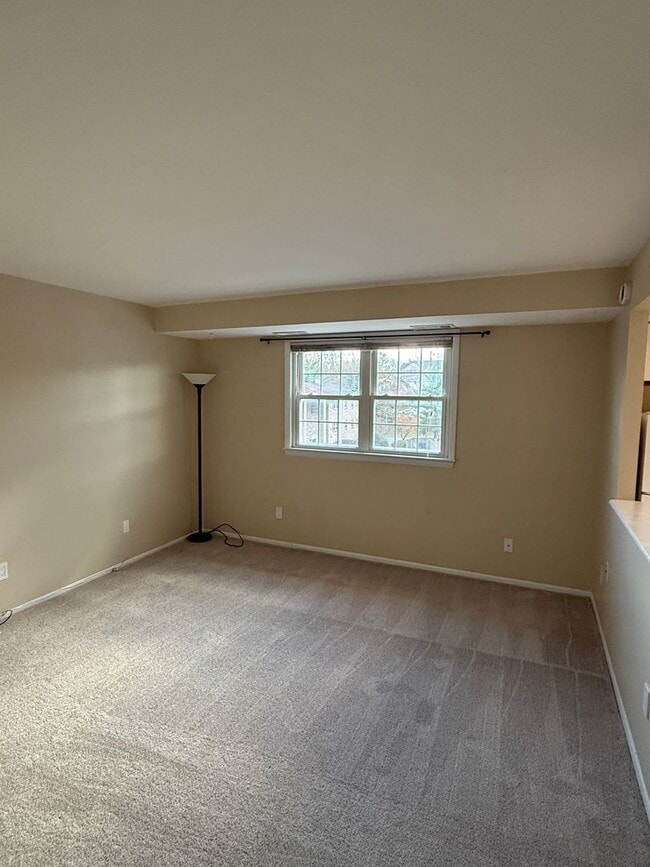 Building Photo - Third-Floor 2BR/1.5BA Condo Near I-695