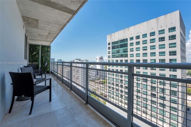 Building Photo - 690 SW 1st Ct