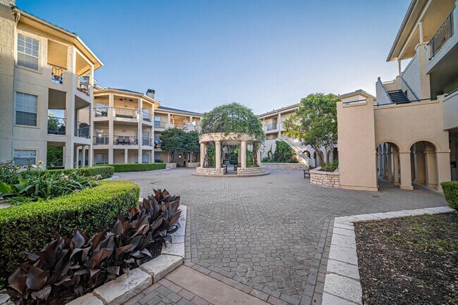 Building Photo - 3404 American Dr