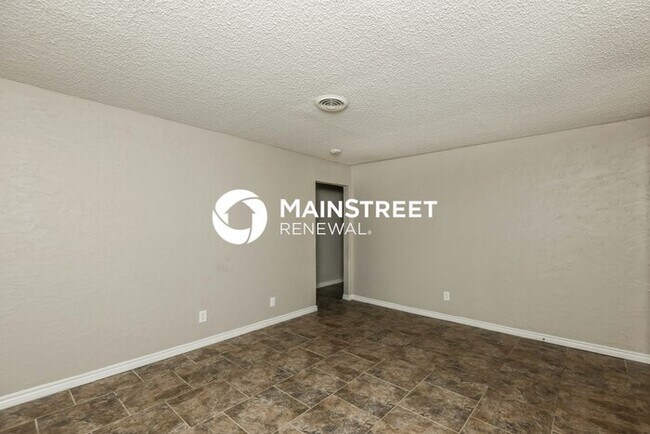 Building Photo - 3 Bedroom Pet-Friendly Home in White Settl...