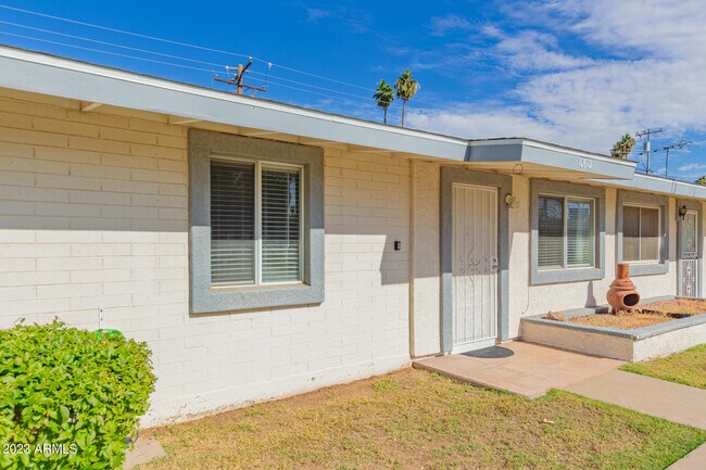Building Photo - 10612 W Oakmont Dr
