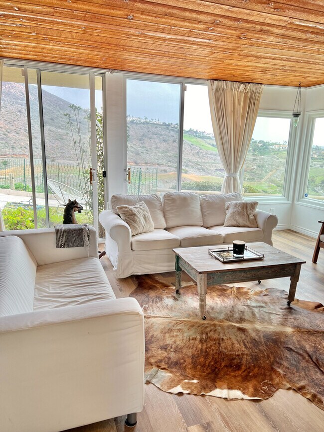 Building Photo - 6232 Tapia Dr