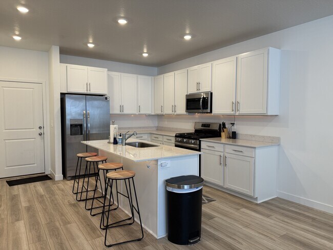 Building Photo - 10026 Dorado Wy