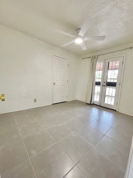 Building Photo - 2334 N Richey Blvd
