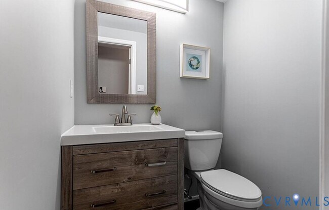 Building Photo - 10312 Genlou Rd