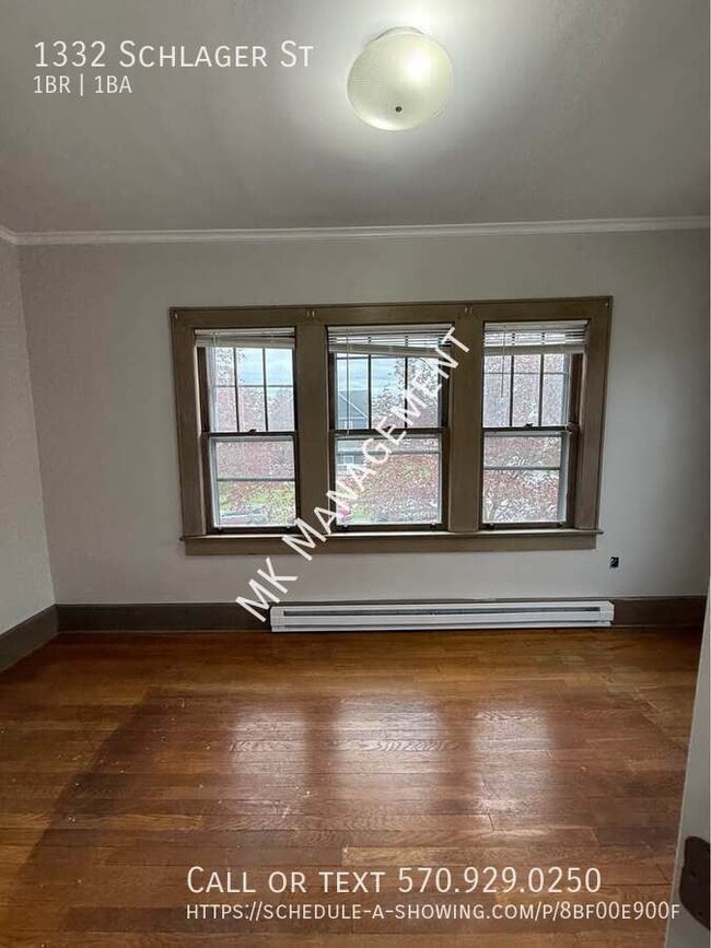 Building Photo - 1332 Schlager St