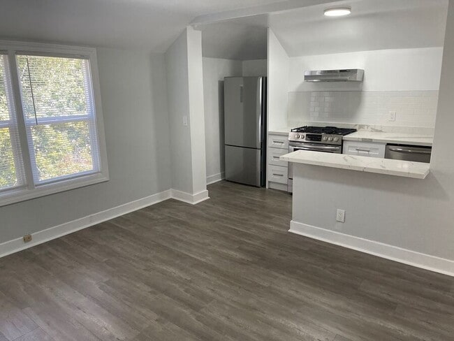 Building Photo - 1925 10th Street-14