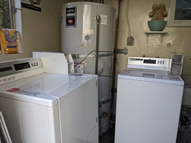 Building Photo - 422 S Willaman Dr