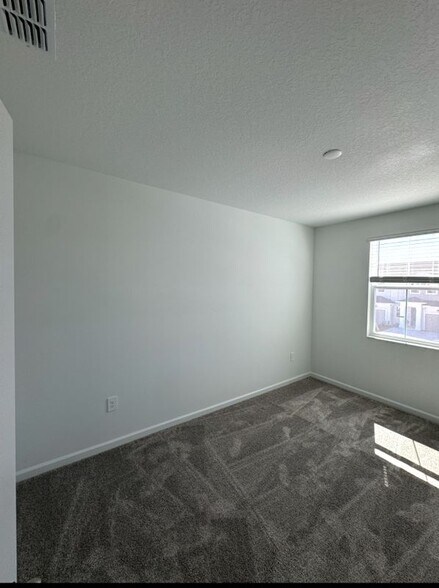 Building Photo - 7717 Stone Crk Trl