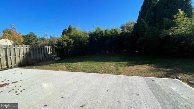 Building Photo - 52 Jacamar Dr