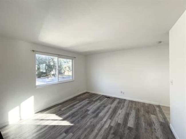 Building Photo - 4742 W Arlington Park Dr