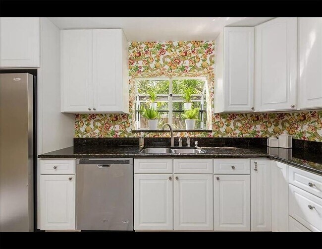 Building Photo - 1506 S Bay Villa Pl