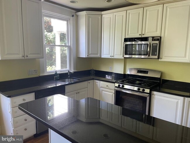 Building Photo - 4229 Brandywine St NW