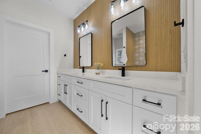 Building Photo - 548 Car Farm Rd