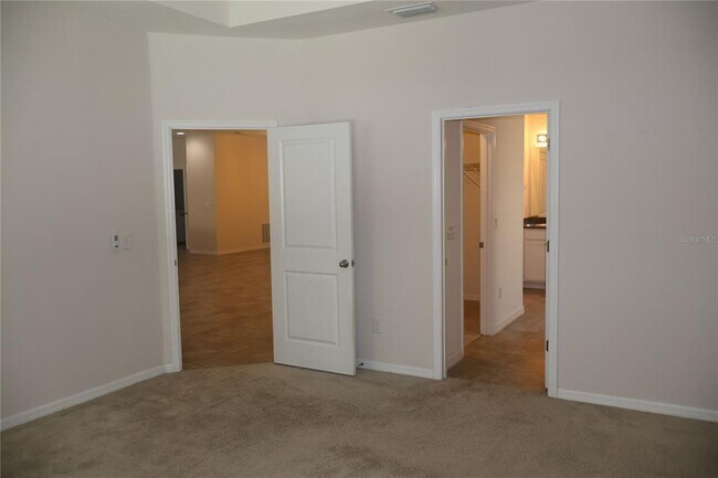 Building Photo - 5033 SW 56th St