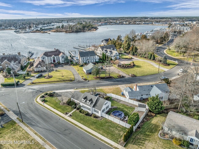 Building Photo - 18 Maiden Ln