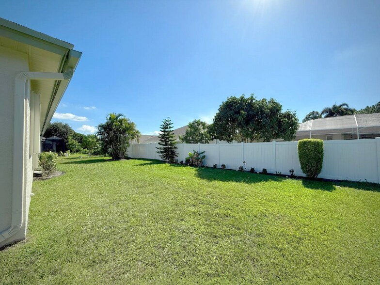 Building Photo - 6018 NW Winfield Dr