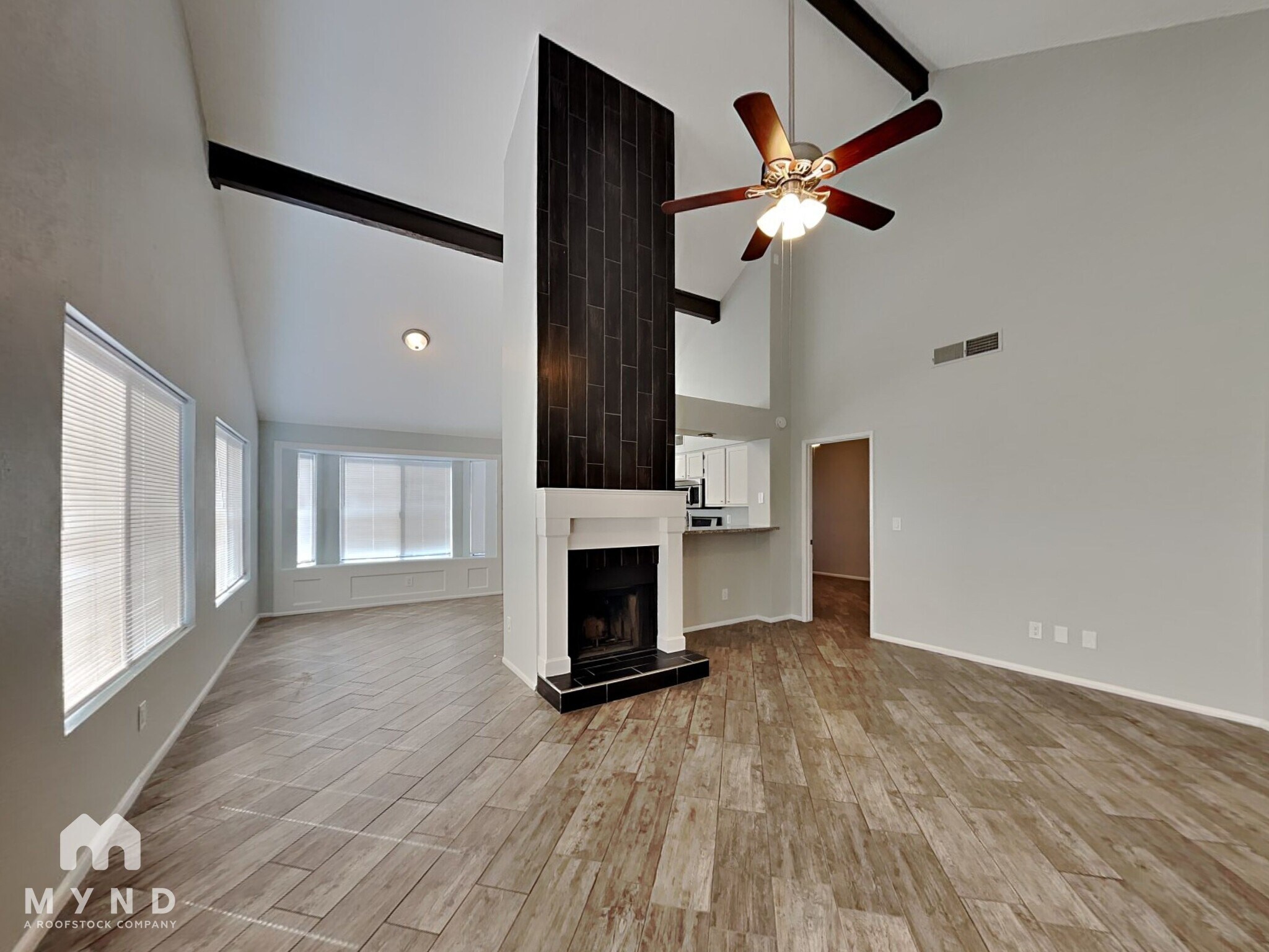 Building Photo - 2265 W Ross Ave