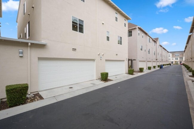 Building Photo - 37607 Cape Cod Rd