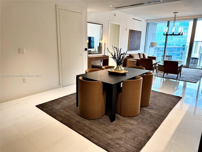 Building Photo - 300 Biscayne Blvd Way