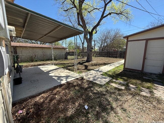 Building Photo - 258 Cliffwood Dr