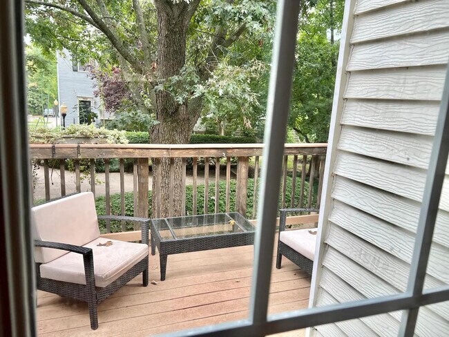 Building Photo - 2304 Hunters Woods Plaza