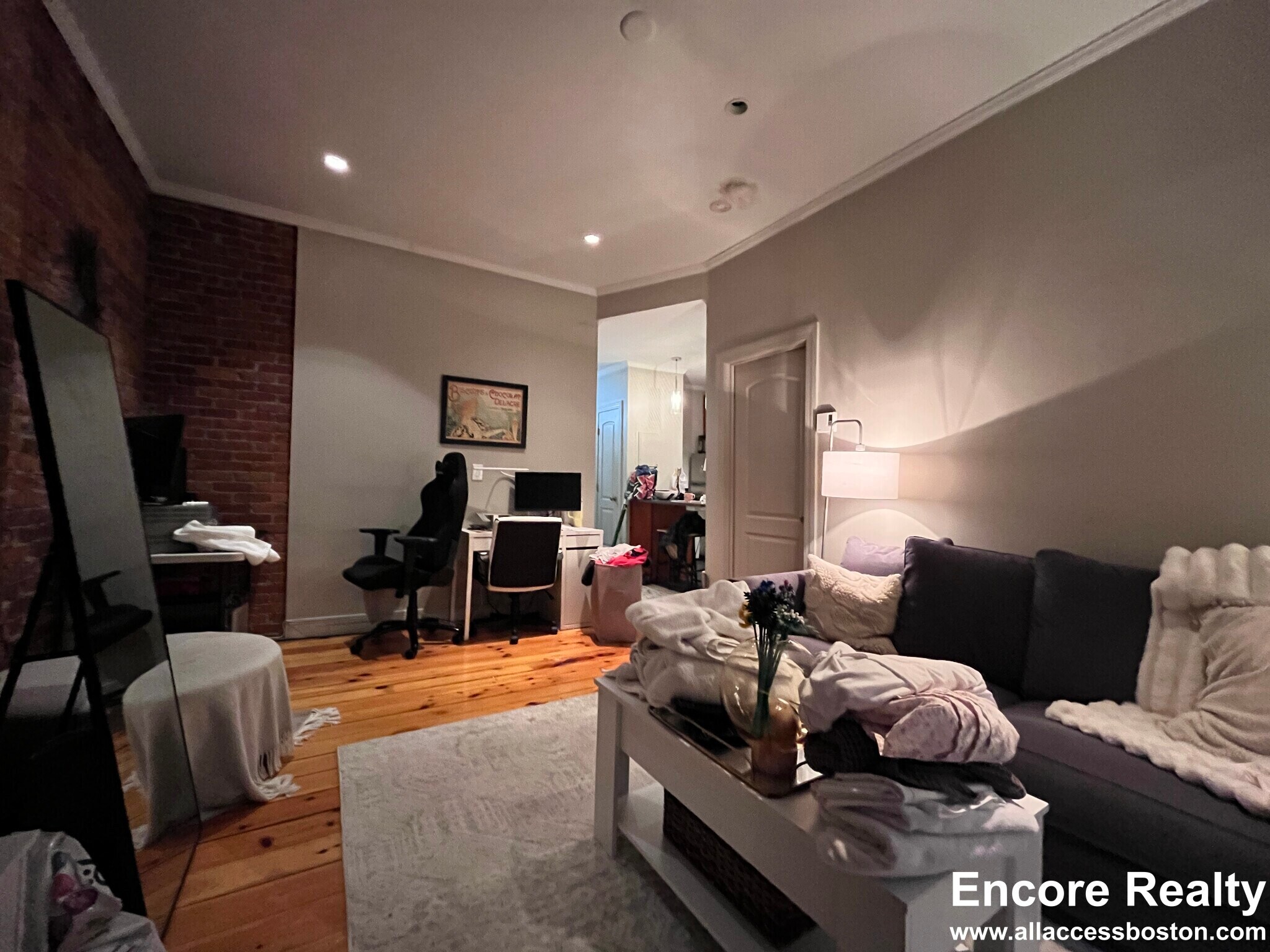 Building Photo - 17 Garrison St