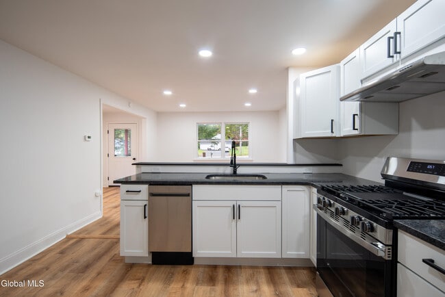 Building Photo - 644 Delaware Ave