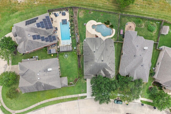 Building Photo - 13402 Great Creek Dr