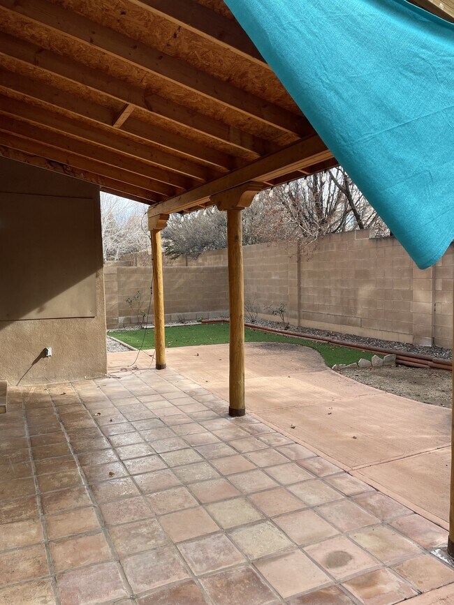 Building Photo - 7304 Via Contenta NE