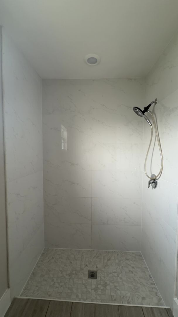 Building Photo - Duplex for rent on freshwater canal