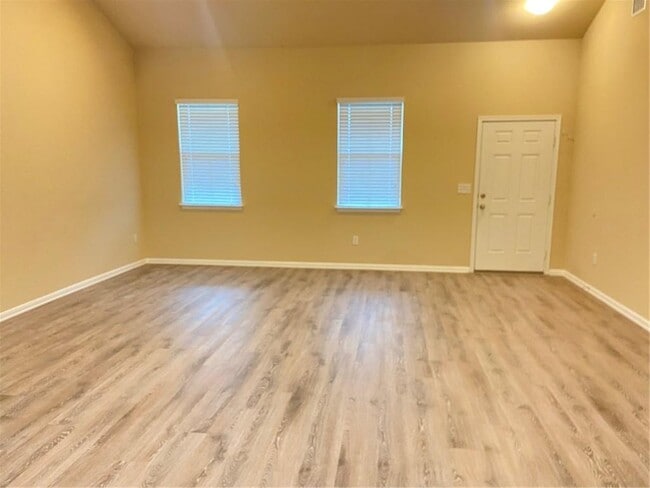 Building Photo - 6204 Diamondleaf Bend
