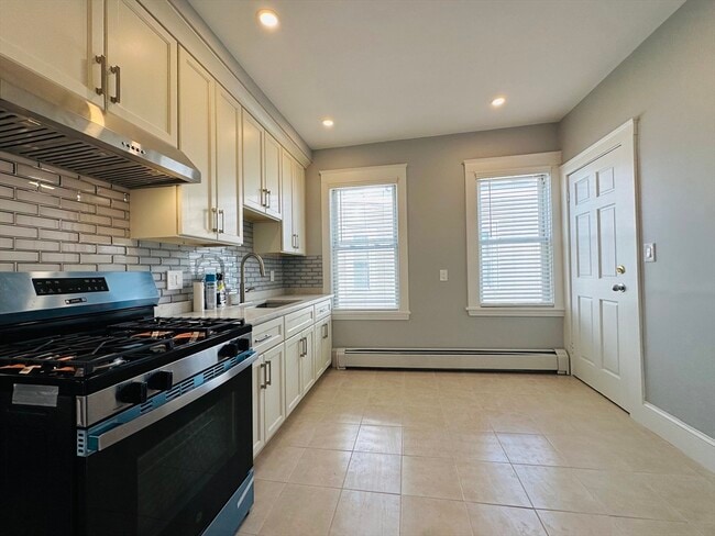 Building Photo - 28 Melbourne St