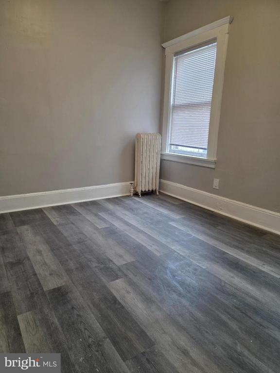 Building Photo - 473 N Grove St