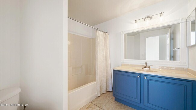 Building Photo - 1050 Bella Vista Blvd