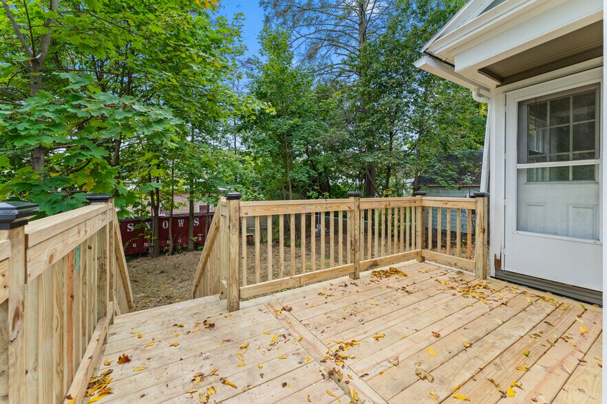 Building Photo - 95 Leroy St