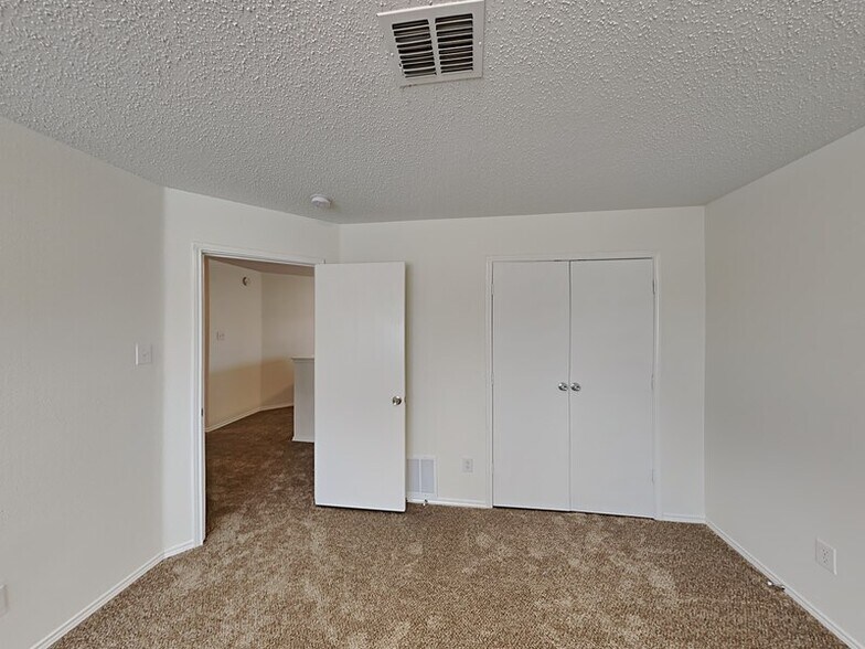 Building Photo - 4059 Hunters Creek Dr