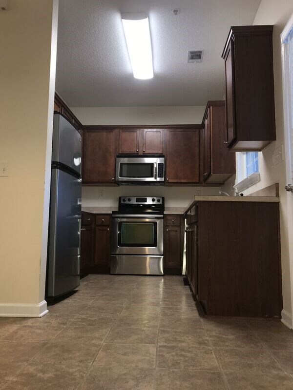 Building Photo - 368 Laurel Oak Ln