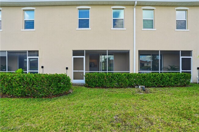 Building Photo - 2870 Blossom Wy