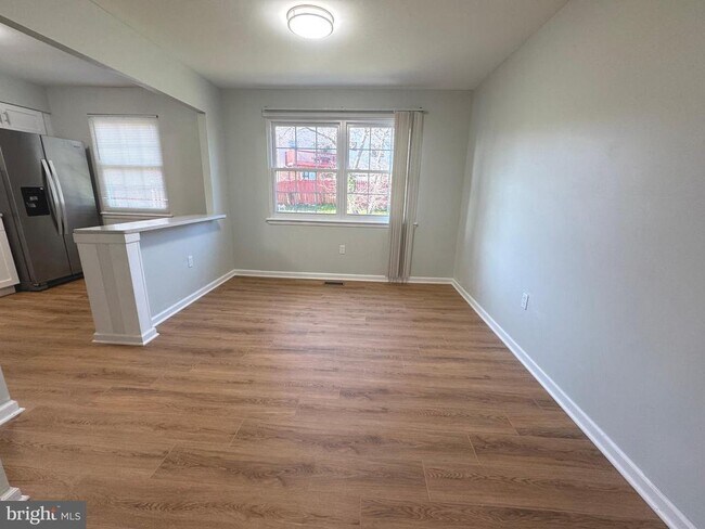 Building Photo - 4826 Grand Bend Dr