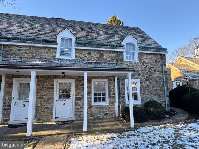 Building Photo - 3700 Albidale Dr