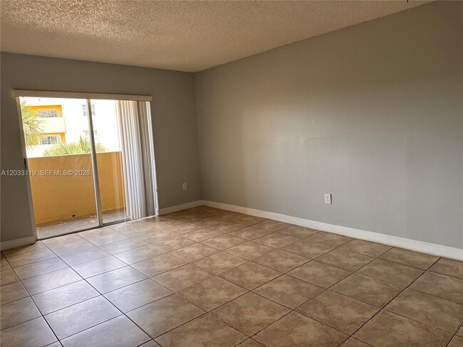 Building Photo - 14931 SW 82nd Ln
